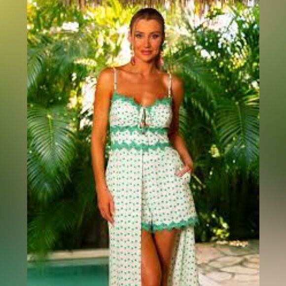 SKAZI Shorts and Tunic Set - Picture 2 of 11